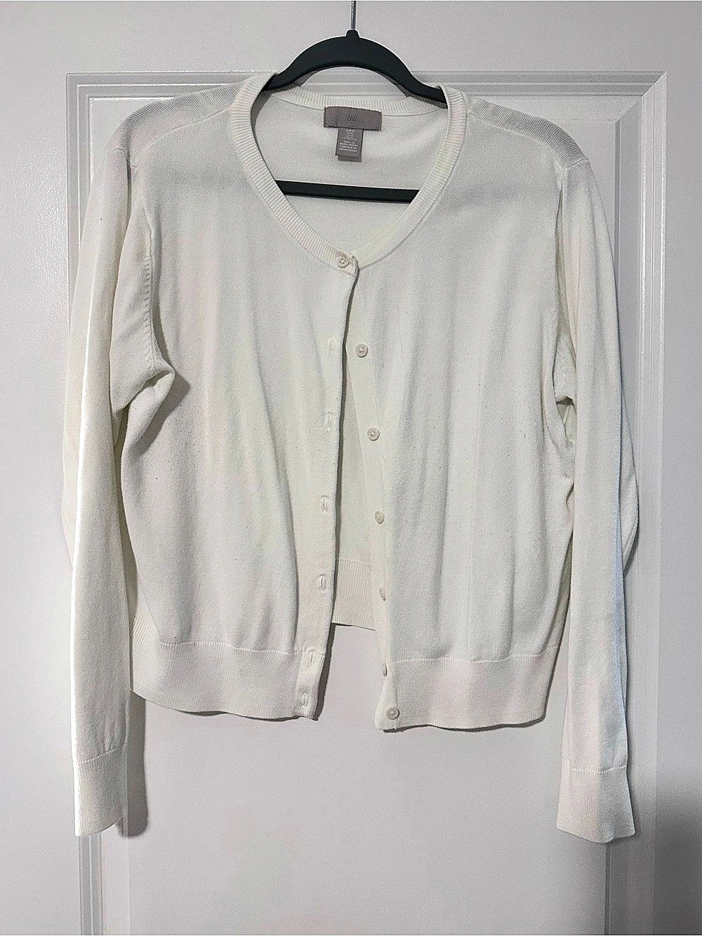 H&Medium Cardigan in Off White Size Medium Like New